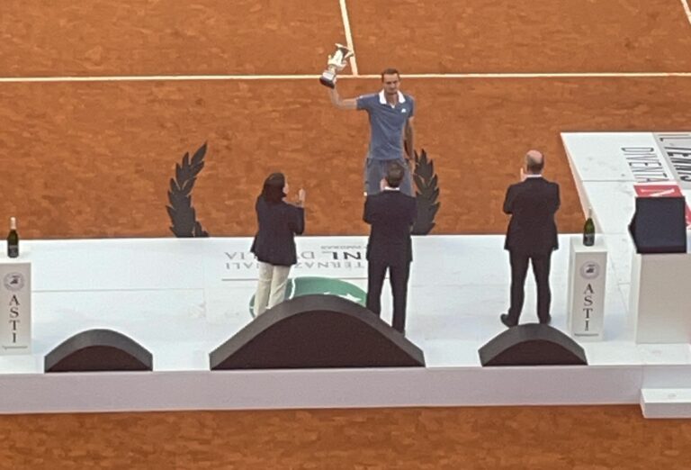 Tennis, Jarry il rischio non paga: Zverev trova la rivincita a Roma.