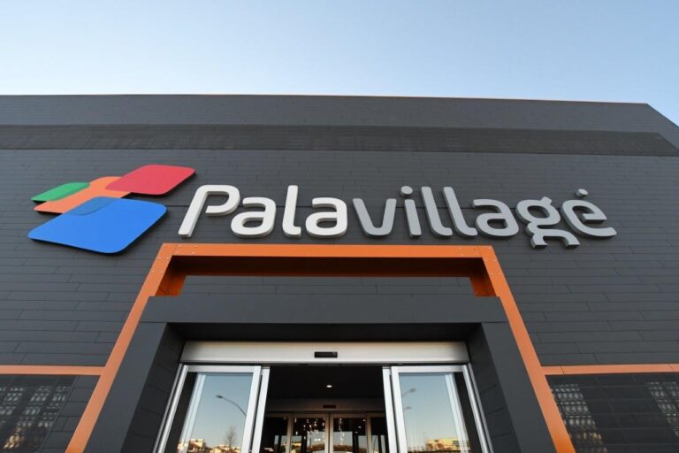 Palavillage in campo per la solidarietà con il Padel Charity Day.