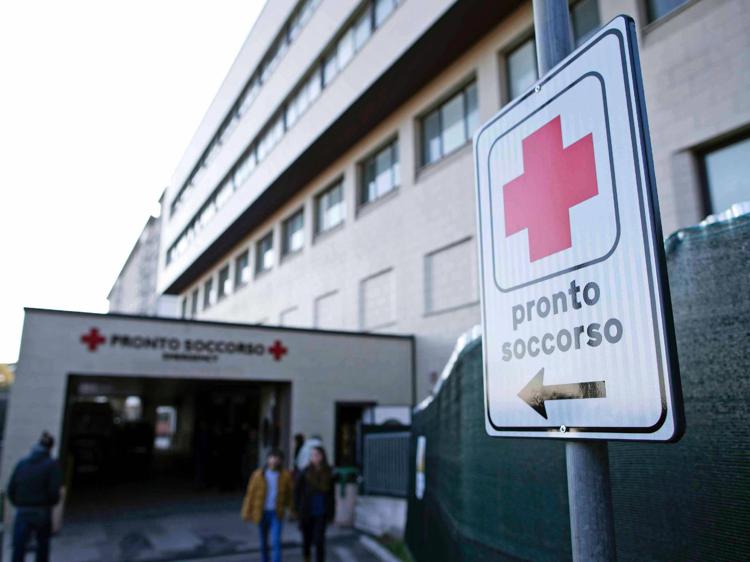 Morto bracciante abbandonato in strada con braccio amputato: datore di lavoro indagato per omicidio.