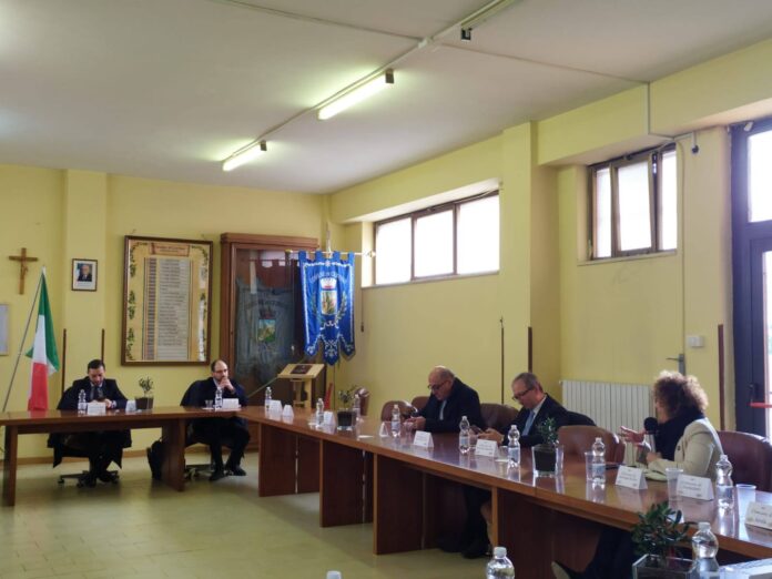 Domenico Letizia con i Sindaci della Valle di Suessola