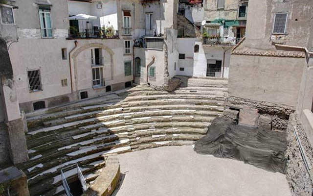 Apre al pubblico il Teatro antico di Neapolis. Il video.