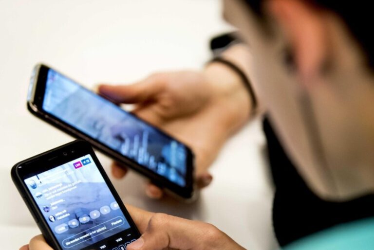 Petizione e pdl bipartisan contro cellulare e social per under14.