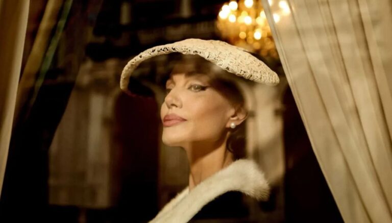 Mostra del Cinema di Venezia: convince a metà il film su Maria Callas con Angelina Jolie.