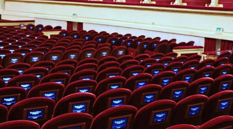 Duemila tablet in teatro: ecco i nuovi videolibretti della Scala di Milano.
