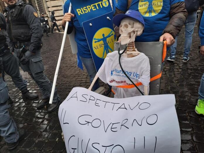 Manifestazione medici ed infermieri a Roma