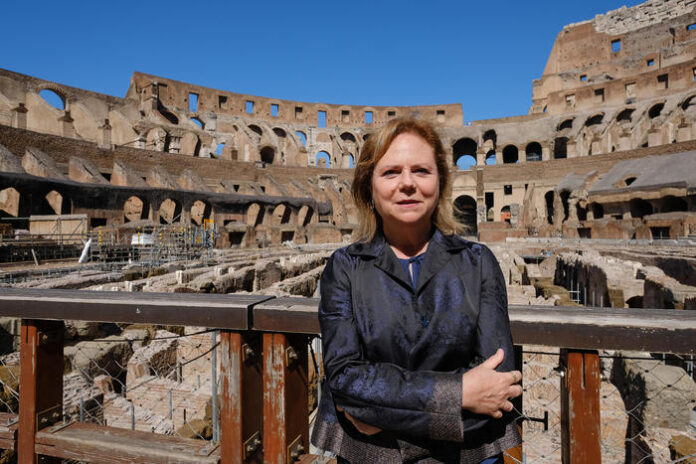 Riapre il Colosseo, "segno di speranza e rinascita"