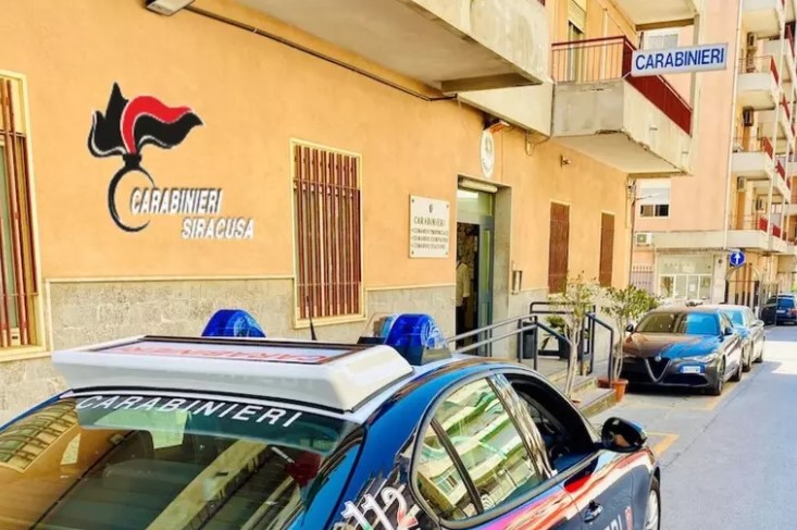 14enne aggredisce dirigente scolastica nel Siracusano.
