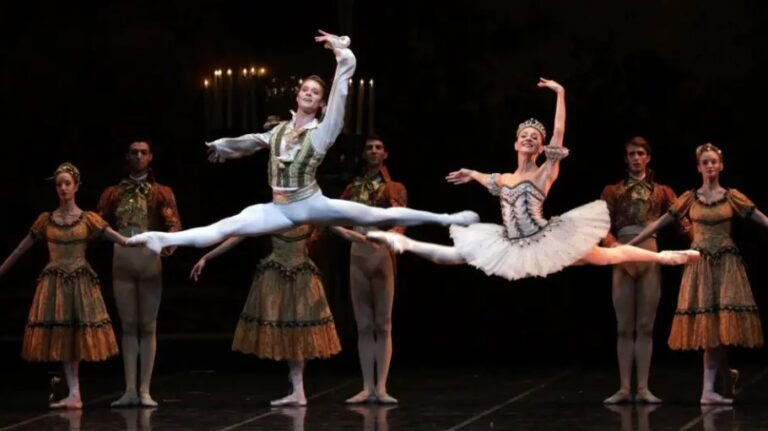 Per le feste ritorna alla Scala Lo schiaccianoci con la coreografia di Rudolf Nureyev.