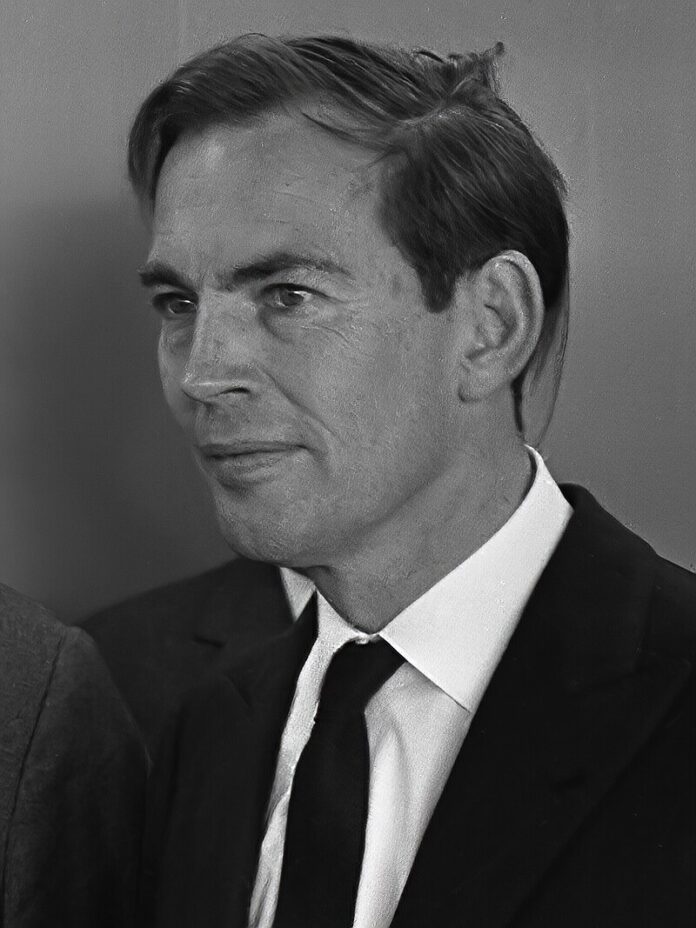 Christiaan_Barnard_(1968)