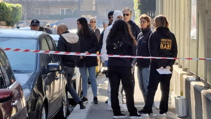Neonato trovato morto in una culla termica chiesa a Bari