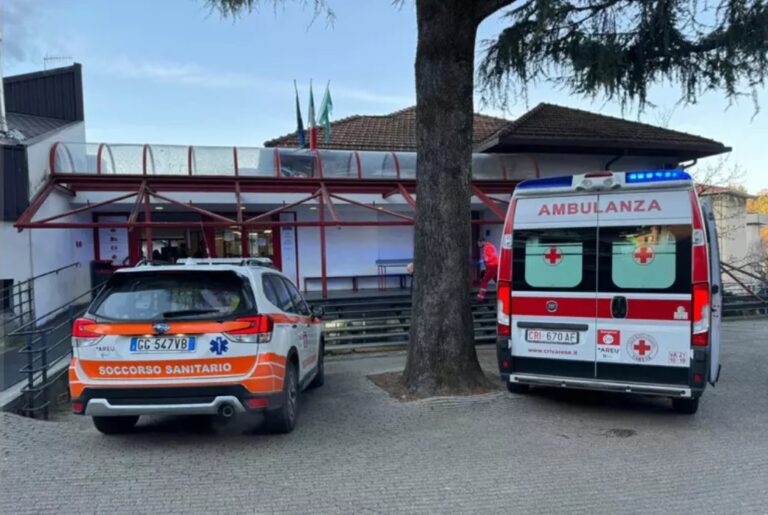Varese, accoltellò prof a scuola, due anni messa in prova per studente.