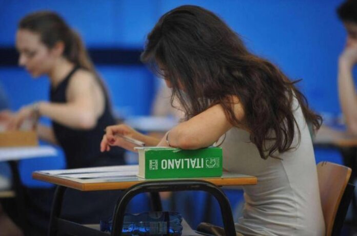 Maturità_studentessa