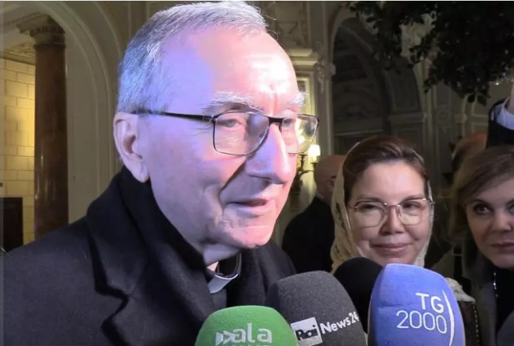 Il card. Parolin: ‘Forse non come prima ma il Papa tornerà a governare’.