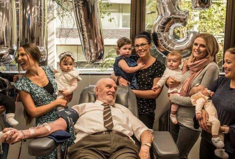 Morto l”uomo dal braccio d’oro’, ha salvato oltre 2 milioni di bambini.