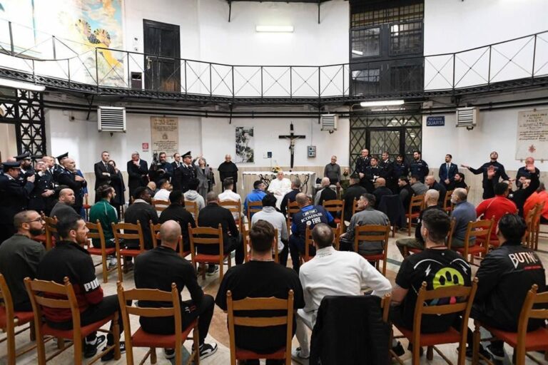 Il Papa, ‘vivrò la Pasqua come posso’.