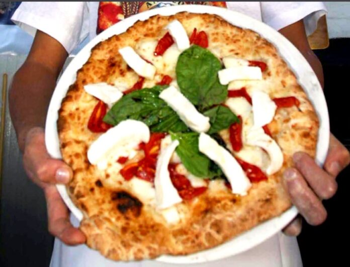 Pizza_foto_Ciro_Fusco