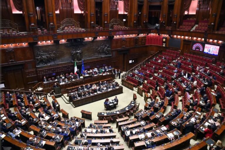 Terzo mandato, in Italia il dibattito è aperto. E negli Usa? Ogni Stato ha la propria legge.