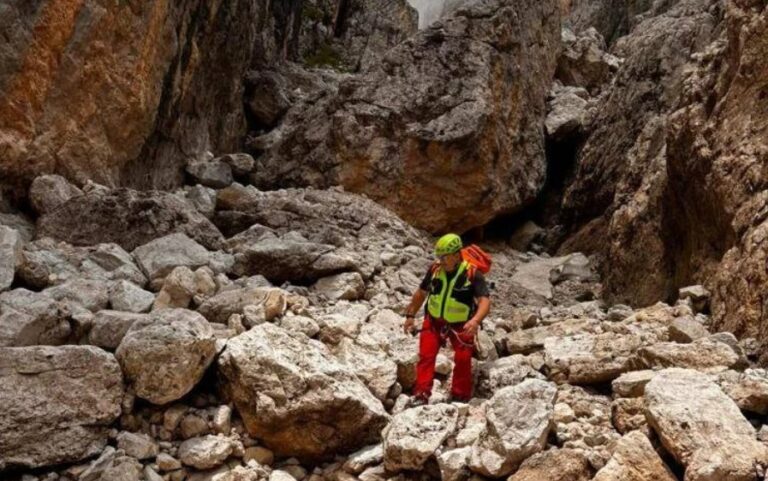 Morti in montagna, mai così tanti: “83 in un solo mese. Aumentata imprudenza, emulazione dai social”.