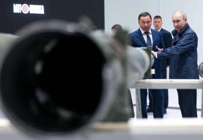 Putin_fabbrica_militare