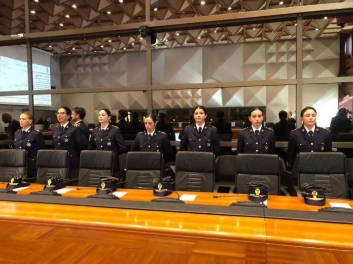 Poliziotte_ambasciatrici_prevenzione_cancro_seno