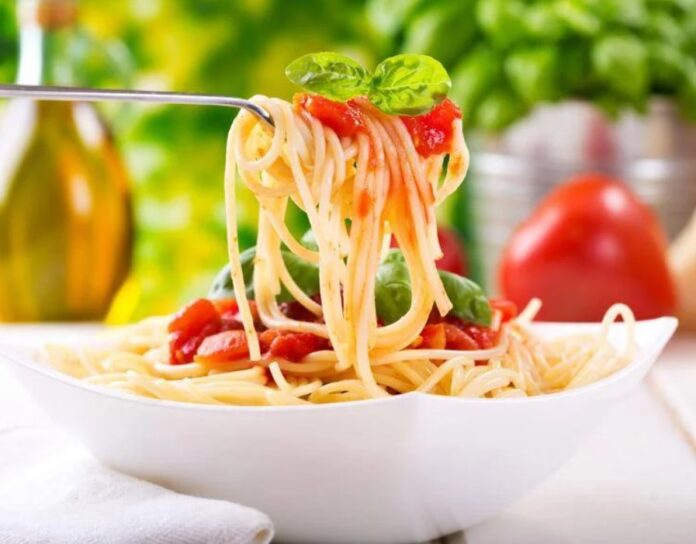 Spaghetti_pomodoro_e_basilico