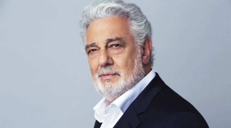 Plácido Domingo riceve il Premio Puccini 2025 a Torre del Lago.