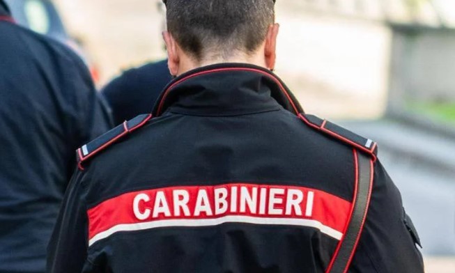 Carabiniere_di_spalle