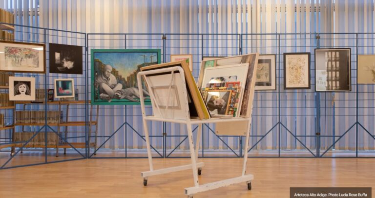 Opere d’arte in prestito come i libri. Cosa sono le artoteche che iniziano a diffondersi anche in Italia.