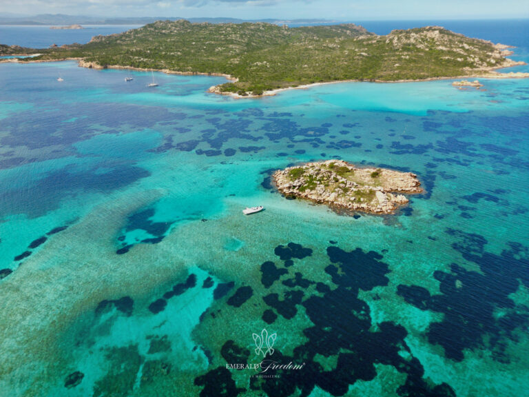 Emerald Freedom La Maddalena: turismo esclusivo ed eco-sostenibile nel cuore del Parco Nazionale di La Maddalena.