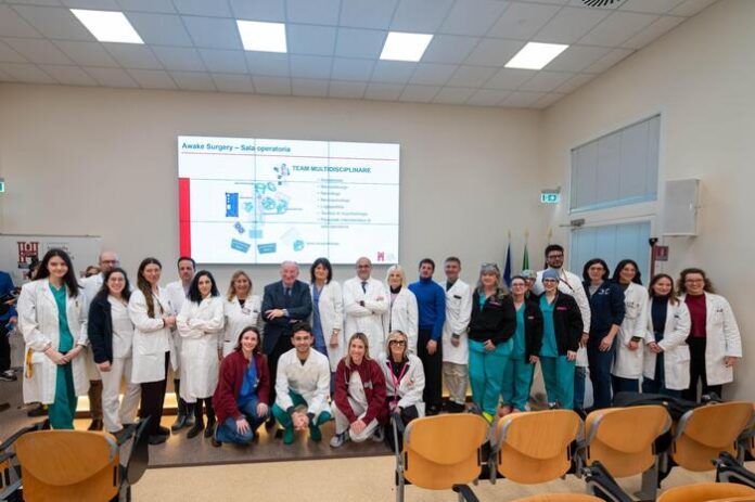 Operato a 9 anni da 'sveglio' a Padova per rimuovere una lesione al cervello
