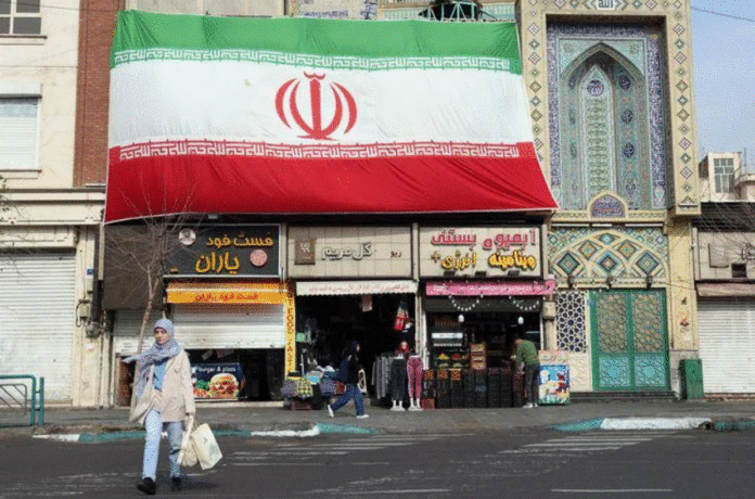 Grande_bandiera_iraniana