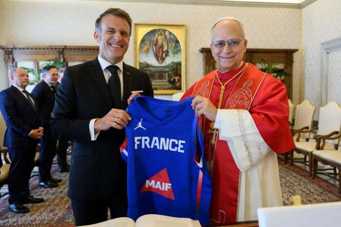 VATICAN-RELIGION-POPE-FRANCE-DIPLOMACY
