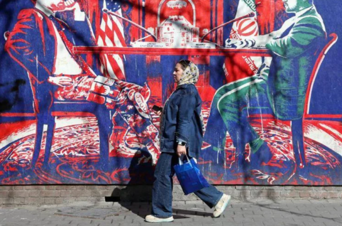 Murale_anti_USA_a_Teheran