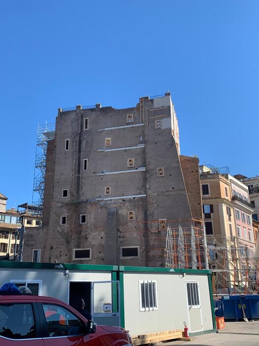 Torre_dei_Conti_salva
