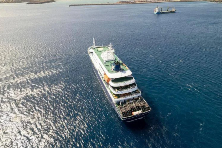 Tre morti su nave da crociera, cos’è e come si trasmette l’hantavirus.