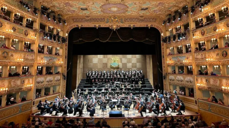 Fenice 2026/27: da Fedora a Jenůfa, tra riscoperte, debutti e grandi ritorni.