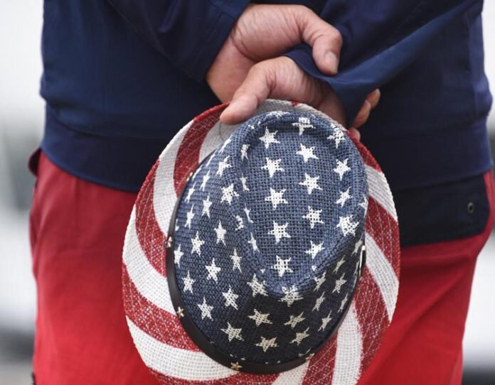 usa_cappello_4luglio_afp