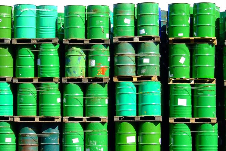 Iran, dalle criptovalute al petrolio: ecco come Teheran prova a sopravvivere alle sanzioni Usa.