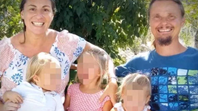 Famiglia nel bosco, primo weekend a casa per i bimbi. Pillon: “Strafelici ma per loro è molto faticoso”.