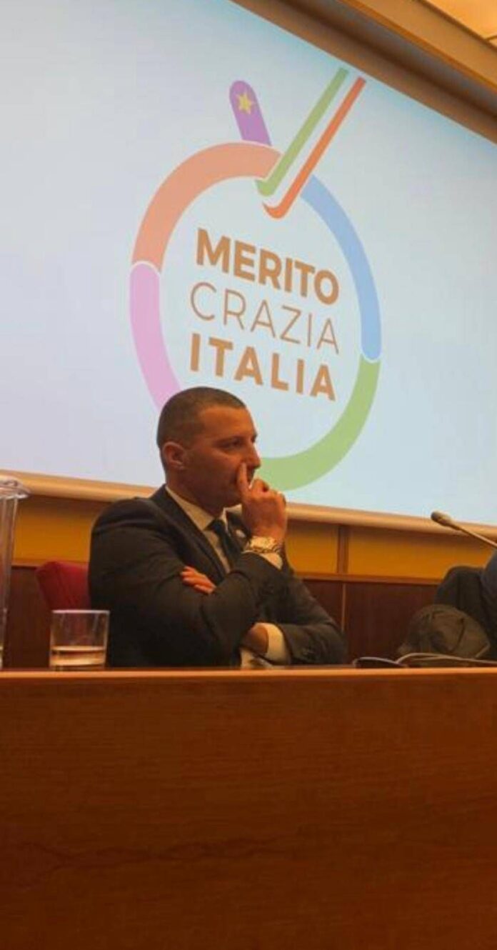 mauriello_comm